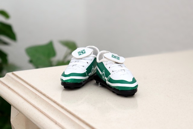 莱比锡6-0大胜法兰克福，迪奥曼德戴帽，鲍姆加特纳一射两传